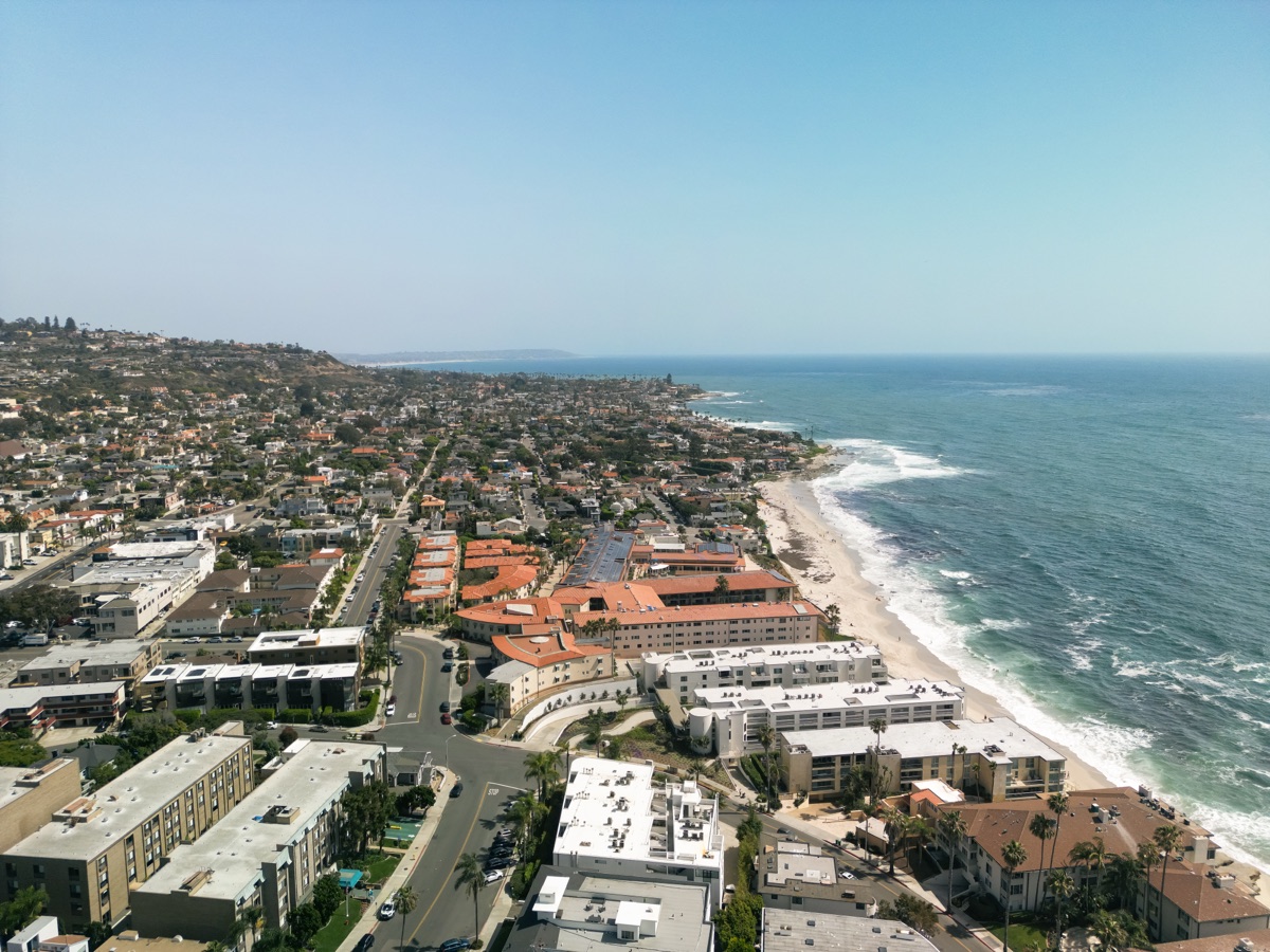 La Jolla coastline looking north toward Torrey Pines